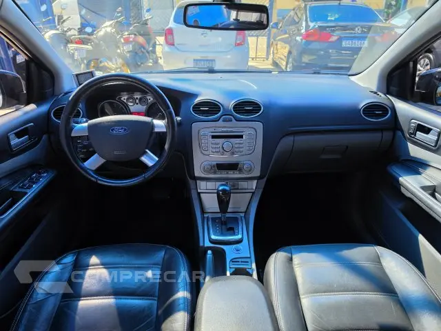 FOCUS HATCH - 2.0 GLX 16V 4P AUTOMÁTICO