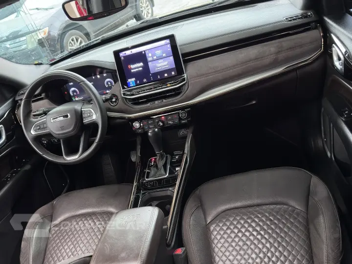 COMMANDER 1.3 T270 TURBO FLEX OVERLAND AT6