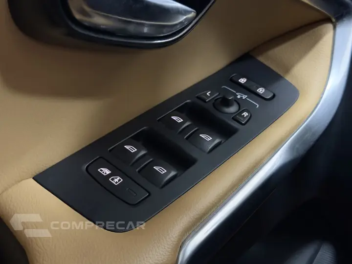 V40 2.0 T4 MOMENTUM GASOLINA 4P AUTOMÁTICO