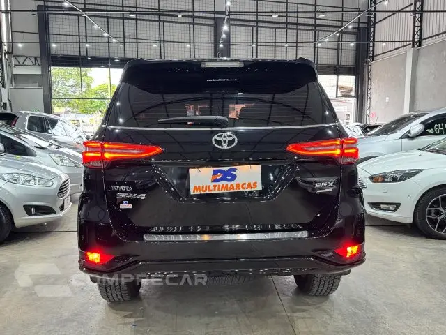 HILUX SW4 - 2.8 D-4D TURBO SRX PLATINUM 4X4 AUTOMÁTICO