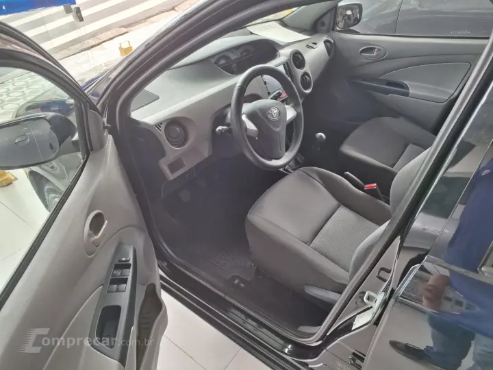 ETIOS 1.5 XS Sedan 16V