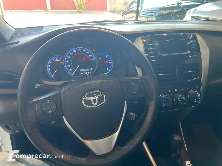 YARIS 1.5 16V FLEX SEDAN XL LIVE MULTIDRIVE
