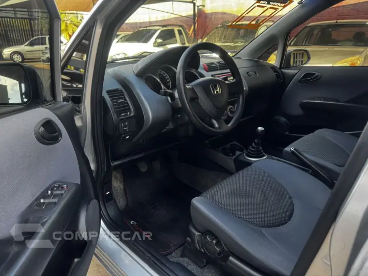 Fit 1.4 16V 4P LX FLEX