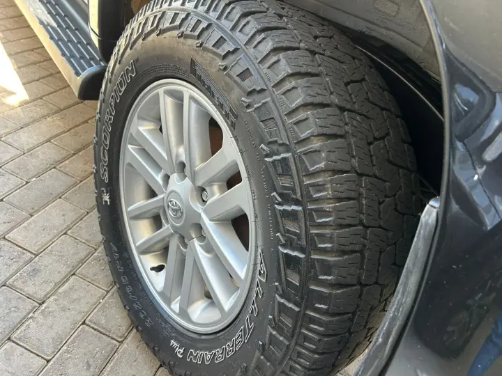 Hilux SW4 SRV D4-D 4x4 3.0 TDI Dies. Aut