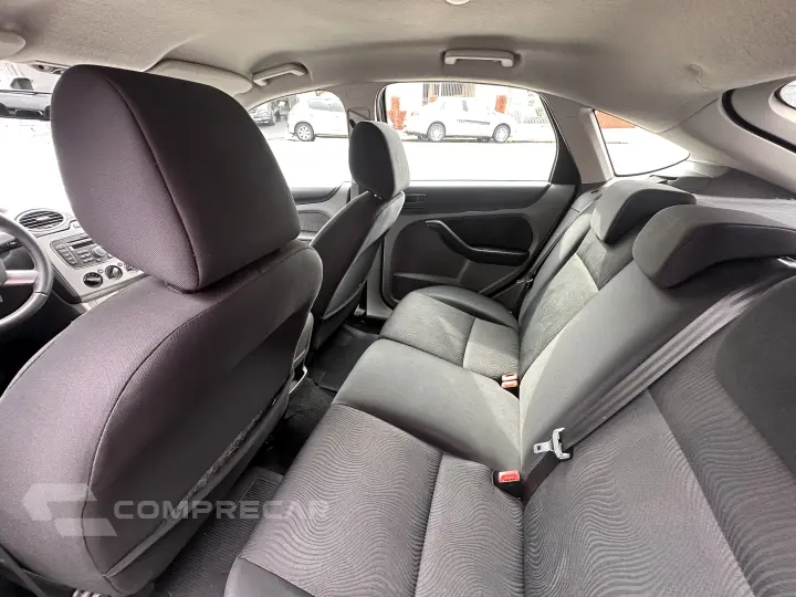 FOCUS 1.6 GL 8V