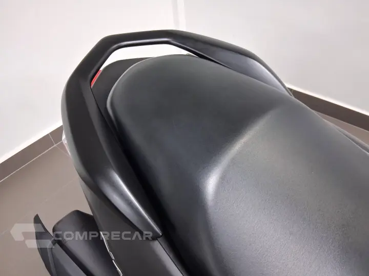 YAMAHA NMAX CONNECTED 160 ABS