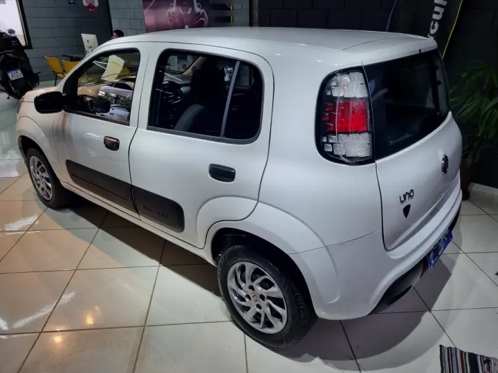 UNO 1.0 EVO Attractive 8V
