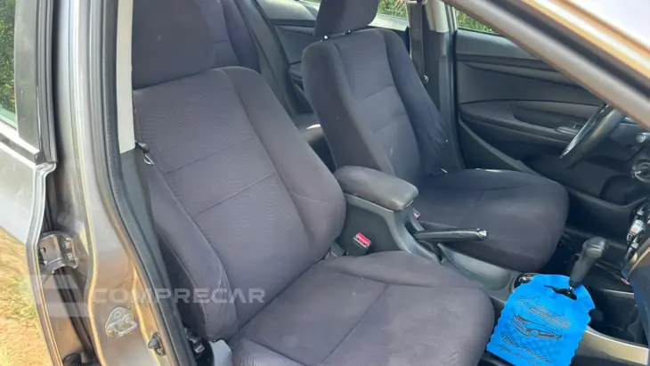 CITY 1.5 LX Sedan 16V