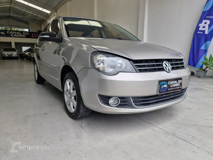 POLO SEDAN 2.0 MI Comfortline 8V