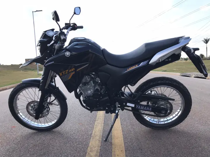 XTZ 250 LANDER