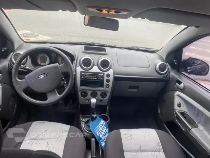 FIESTA 1.6 MPI Class Hatch 8V