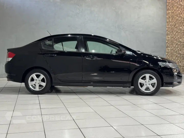 CITY 1.5 LX Sedan 16V