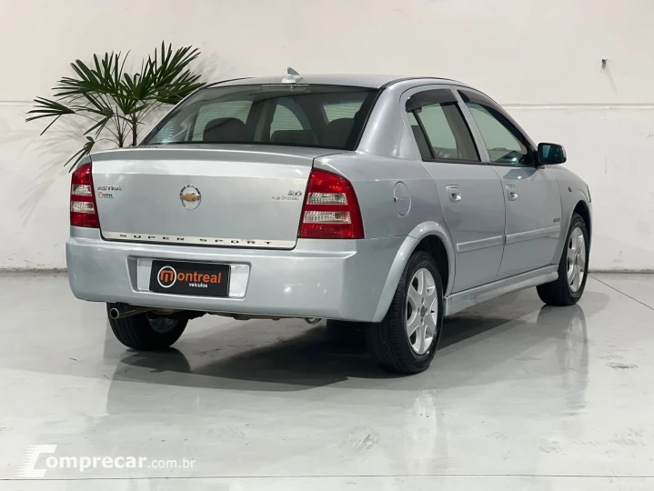 ASTRA 2.0 MPFI Advantage Sedan 8V