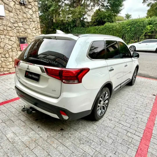 OUTLANDER 3.0 GT 4X4 V6 24V