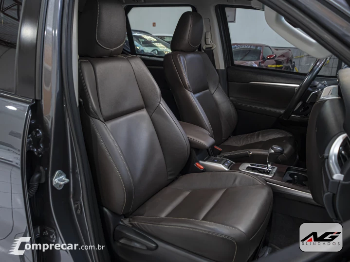 HILUX SW4 2.7 SRV 7 Lugares 4X2 16V