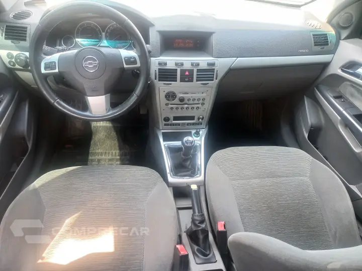 VECTRA 2.0 MPFI Elegance 8V