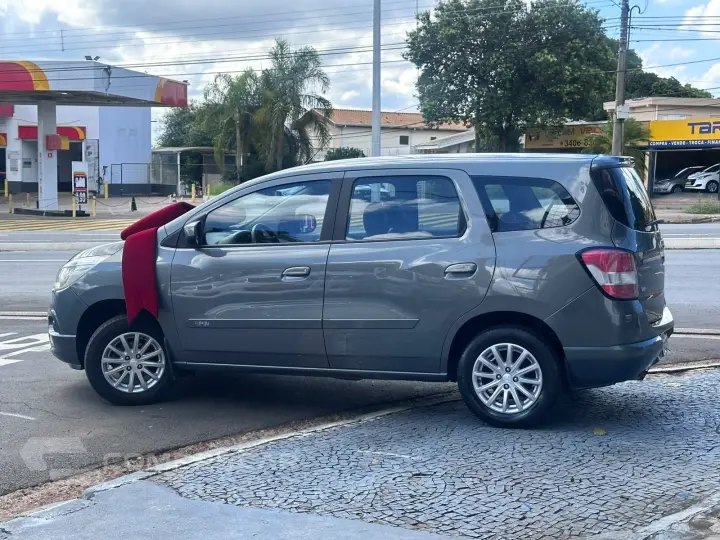 SPIN 1.8 LT 8V FLEX 4P AUTOMÁTICO