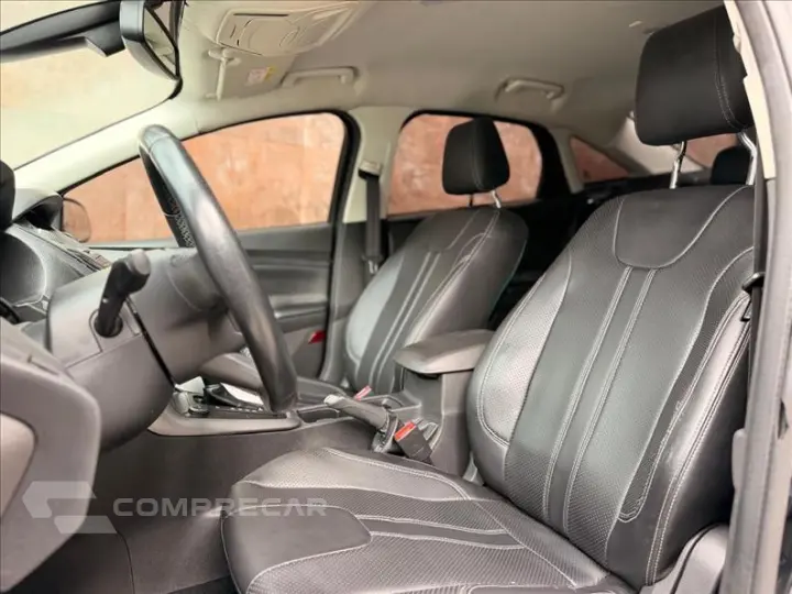 FOCUS 2.0 SE Fastback 16V
