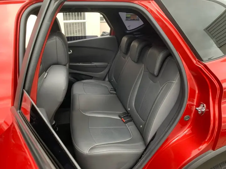 CAPTUR Intense Bose 1.6 16V Flex 5p Aut.