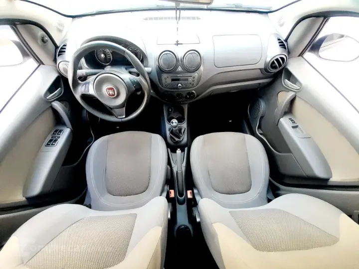 Palio ESSENCE 1.6 Flex 16V 5p