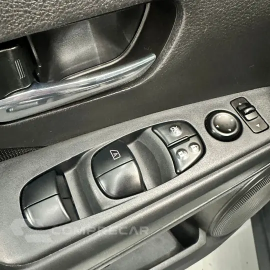 KICKS Sense 1.6 16V Flex Aut.