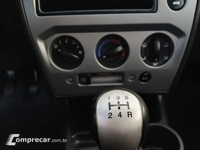 FIESTA SEDAN - 1.6 SE SEDAN 16V 4P MANUAL