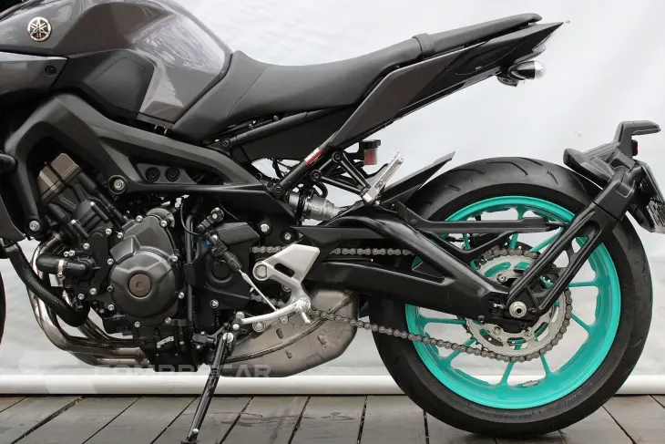 YAMAHA MT-09