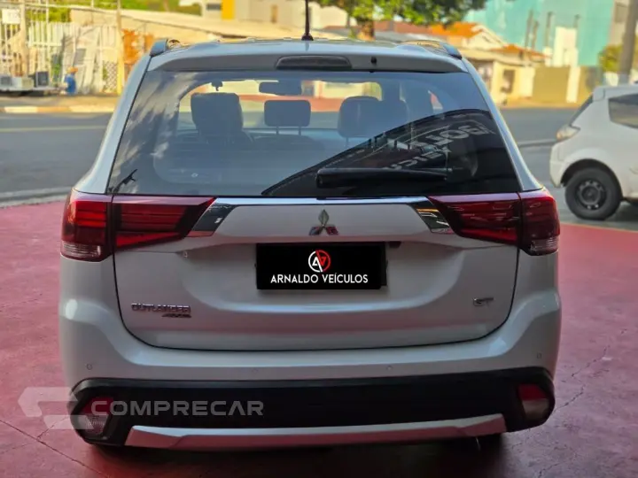 OUTLANDER 3.0/ GT 3.0 V6 Aut.