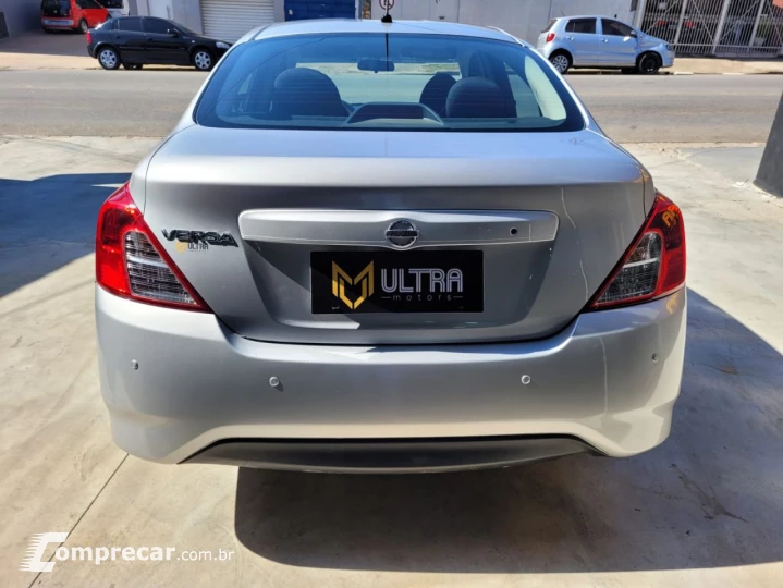 VERSA 1.0 12V FlexStart 4p Mec.