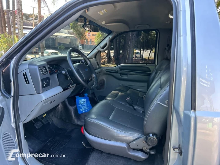 F-250 XLT 4.2 180cv CD TB Diesel