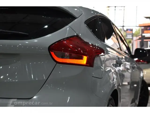 FOCUS HATCH - 2.0 TITANIUM 16V 4P POWERSHIFT