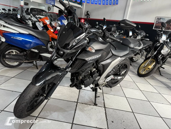 FZ25 ABS