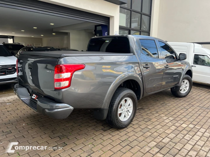 L200 TRITON 2.4 16V Turbo Sport GLS CD 4X4