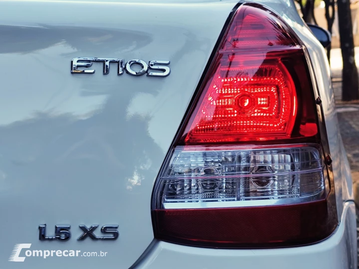 ETIOS 1.5 XS 16V FLEX 4P AUTOMÁTICO