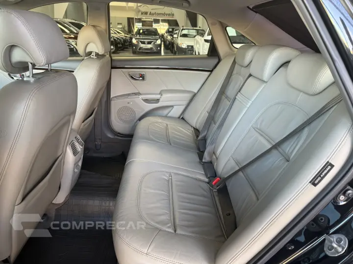 AZERA 3.3 MPFI GLS Sedan V6 24V