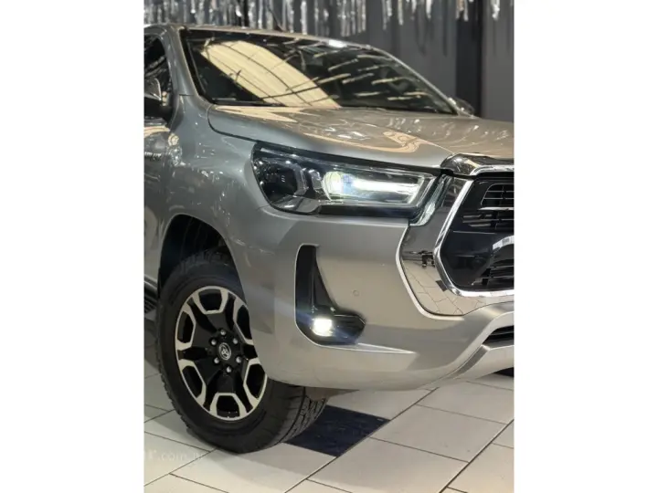 HILUX 2.8 D-4D TURBO DIESEL CD SRX 4X4 AUTOMÁTICO