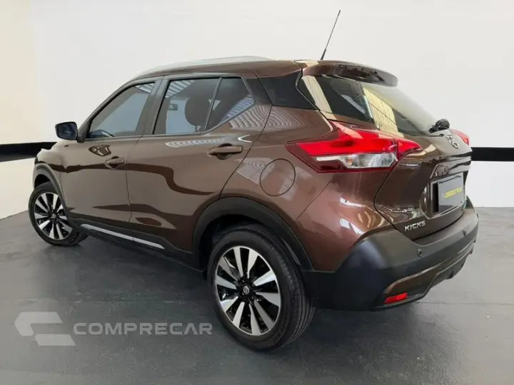 KICKS SV CVT