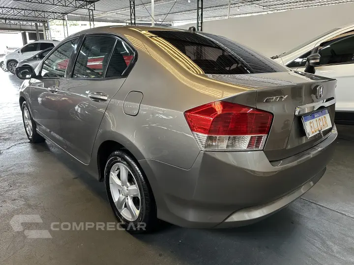 CITY 1.5 LX Sedan 16V