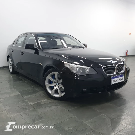 545I 4.4 Sedan V8 32V