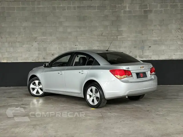 CRUZE SEDAN - 1.8 LT 16V 4P AUTOMÁTICO