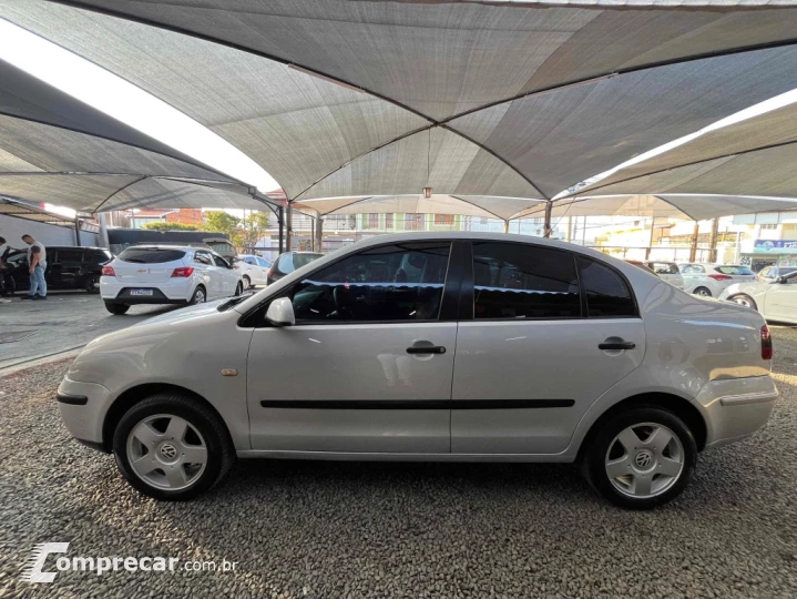 POLO SEDAN 1.6 MI 8V FLEX 4P MANUAL