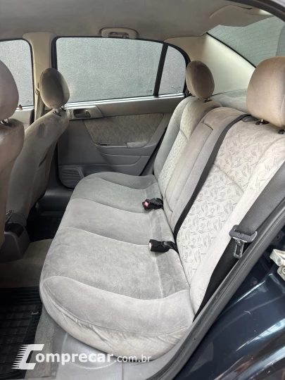 ASTRA 1.8 MPFI Comfort Sedan 8V