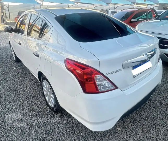 Versa Sedan 1.6 16V 4P FLEXSTART V-DRIVE