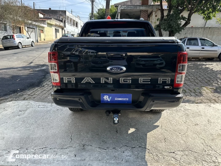 RANGER 2.2 Black 4X2 CD 16V