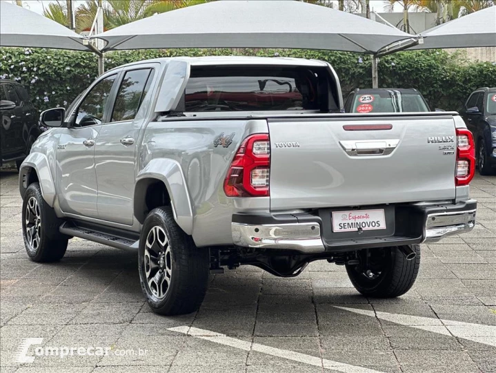 HILUX 2.8 D-4D TURBO DIESEL CD SRX PLUS 4X4 AUTOM