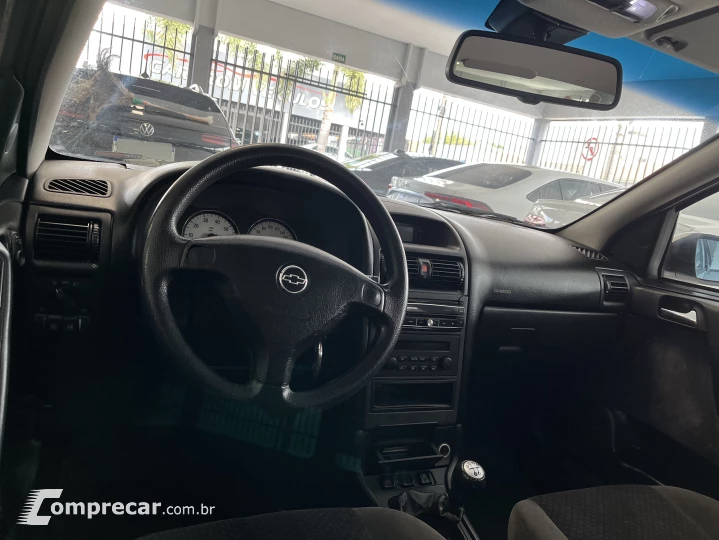 ASTRA 2.0 MPFI Elegance Sedan 8V