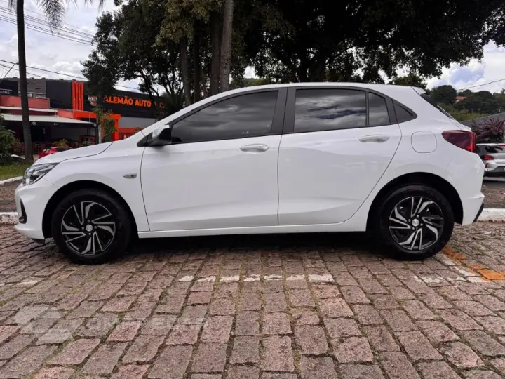 ONIX HATCH LT 1.0 12V Flex 5p Mec.