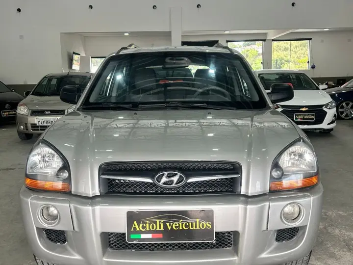 Tucson 2.0 Mpfi Gl 16V 142Cv 2Wd Gasolina 4P Automático