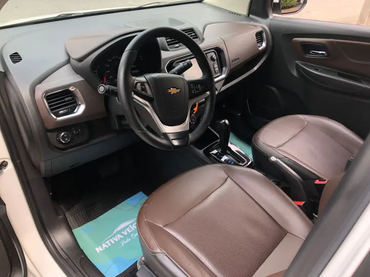 Spin 1.8 Premier 8V Flex 4P Automático