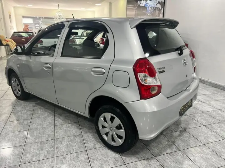 ETIOS HB X 13L MT